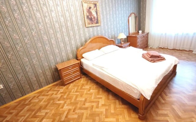 Fan House (Фан Хаус) на улице Лево-Булачная 50