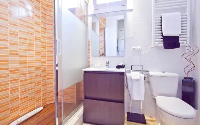 Montserrat Apartment