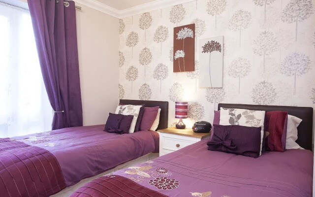 Riverbank View Apartment
