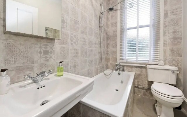 Gorgeous 3-bed Garden Flat Beside Battersea Park