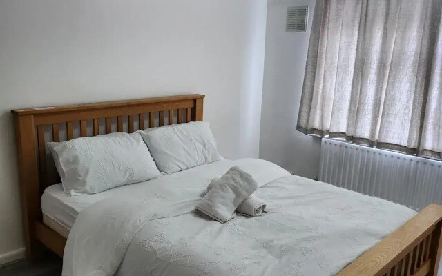 Dagenham - House - Stay5 - Parking - Greatlocation