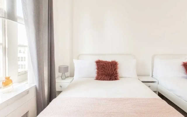 3 Bed Apartment Edgware Road & Hyde Park