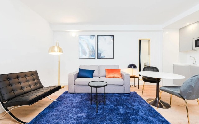 Premium Accomodation in La Rosaleda - Madrid