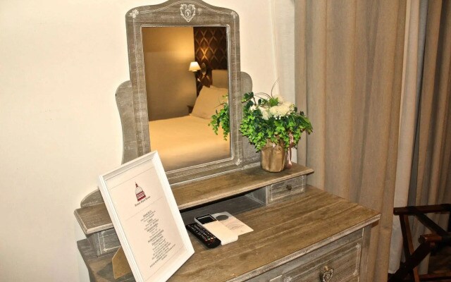 Roman Royal Rooms