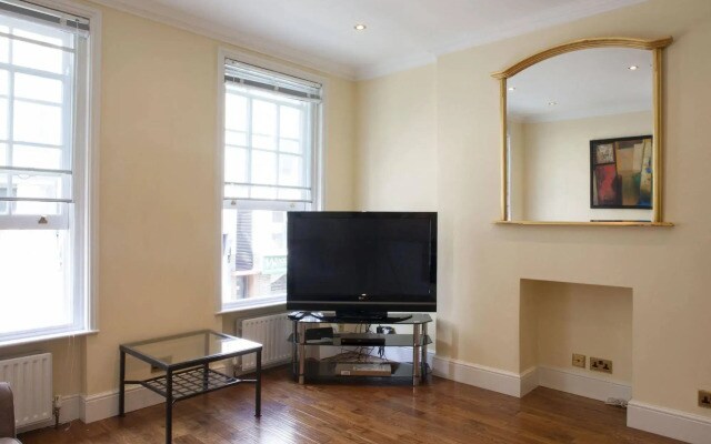 Piccadilly Circus Apartments
