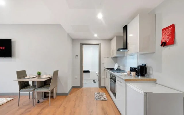 Studio Apartment in London - Ilford, East London