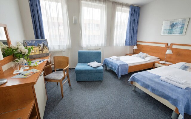 EA Hotel Populus