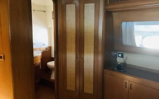 Davidon Yacht