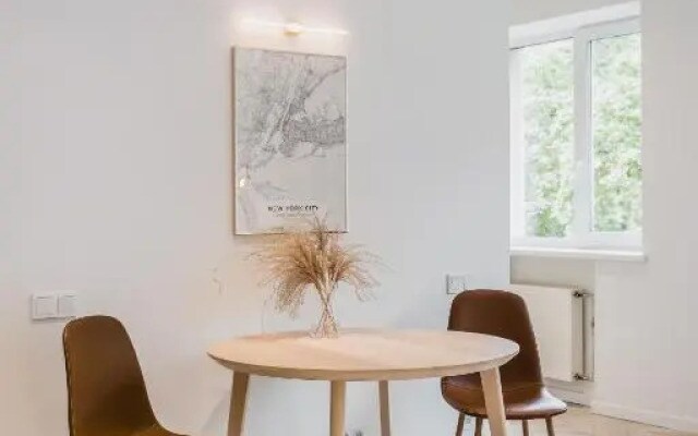 Central Apartment in Architectural Street