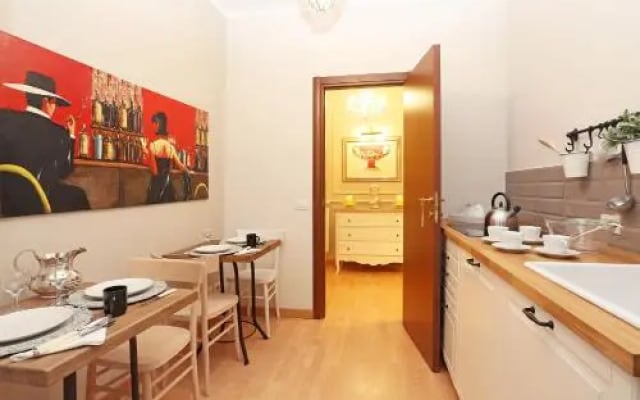Via della Vite 2nd Floor Apartment