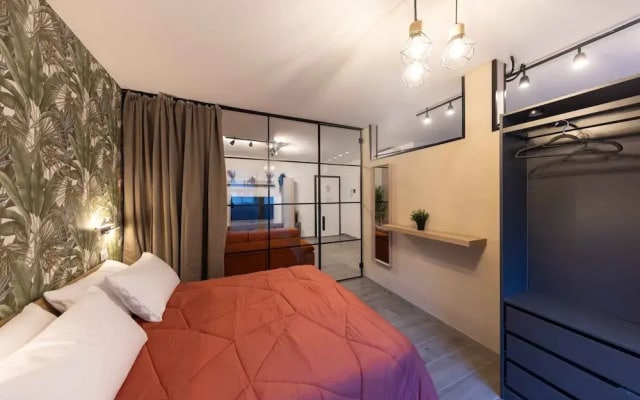 Urban Chic 2 Luxury Suites Apartment