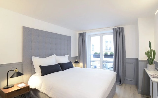 Luxury 4BDR Le Louvre I by Livinparis