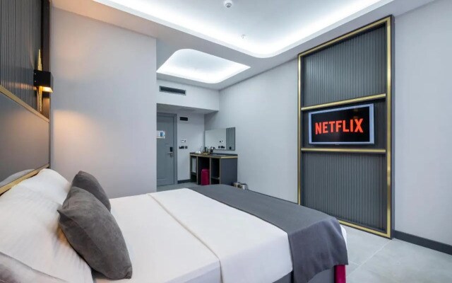 216 Prestige Hotel