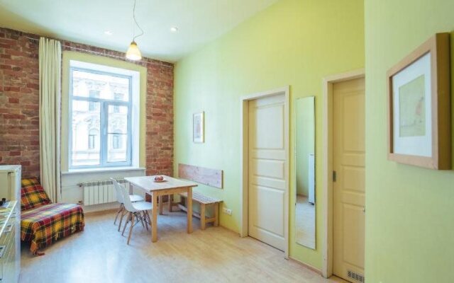 Apple-Paradise Apartments