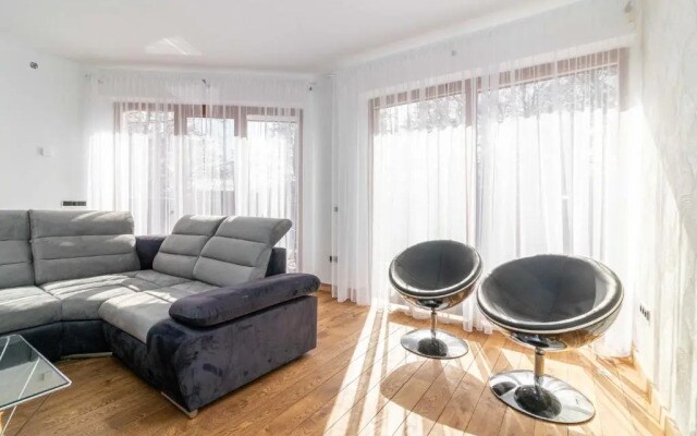 Gentle Brezze Apartment, By Cohost