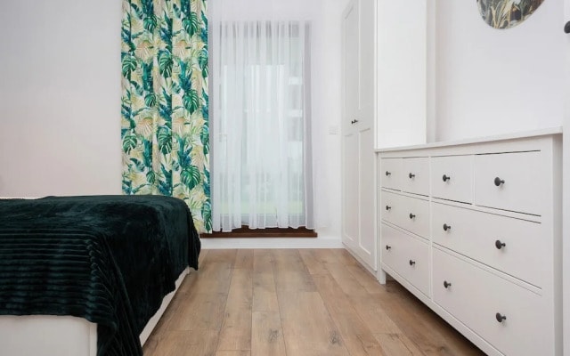 Rzeczypospolitej Apartment by Renters