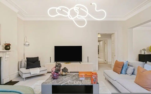 8 Million Home Cadogan Square Access