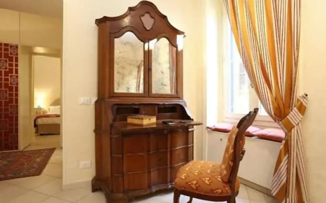 Rome Trevi Fountain Apartment