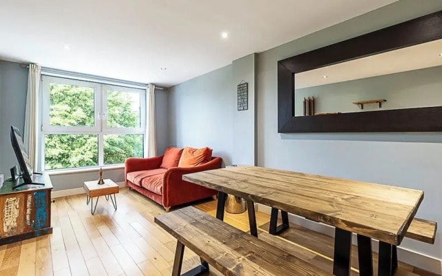 Spacious Modern Flat in Chelsea Harbour