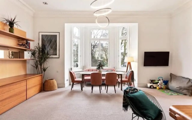 Spacious 2bed Flat in Earls Court, 7min to Tube