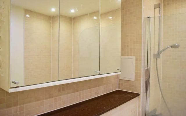 Modern 1 Bedroom Flat in Shadwell With Balcony