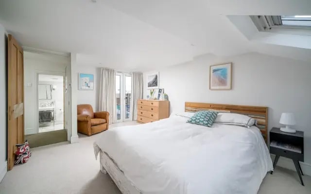 Altido Homely 4-Bed House W/ Terrace In Wandsworth