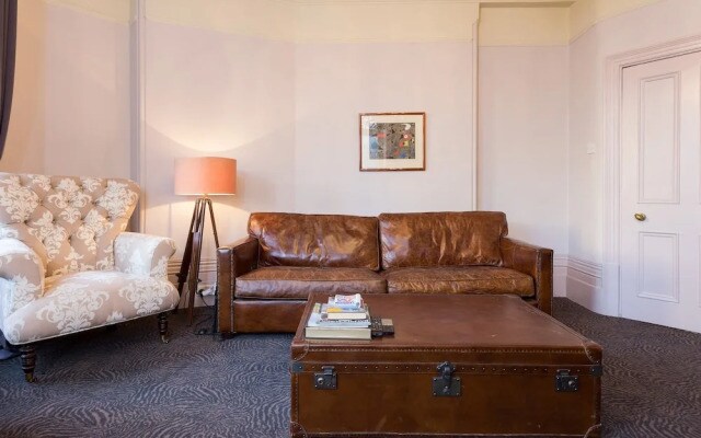 1 Bedroom Flat In Soho