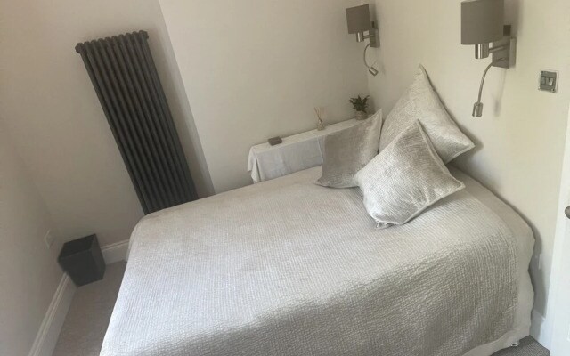 Stylish London 1 Bed Apartment, Central & Calm