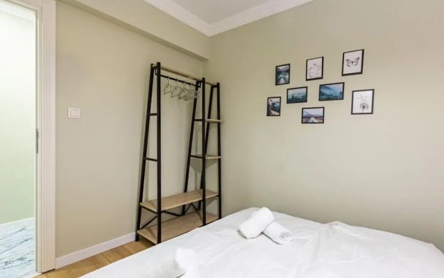Stylish Flat Near Public Transportation in Maltepe