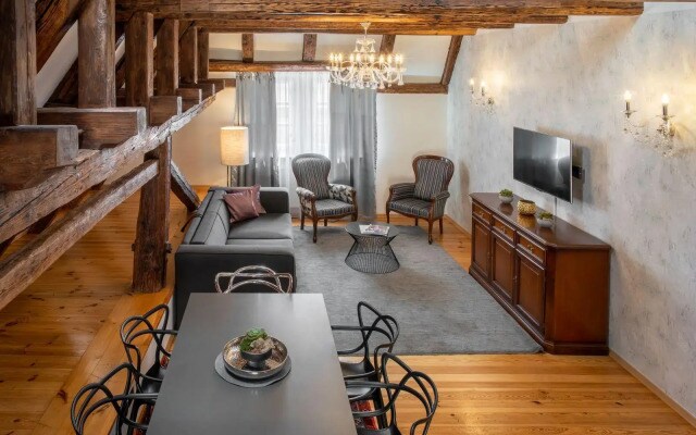 Chateau 9 Apartments by Adrez Living