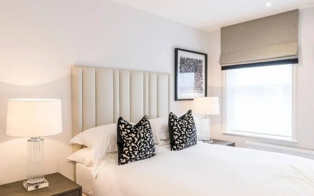 Light and Airy Central Three Bed Flat