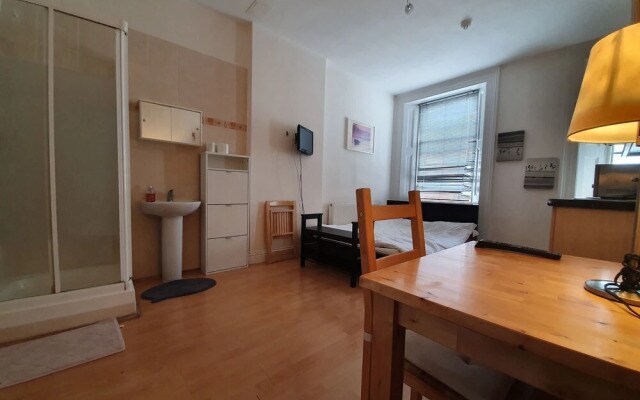 Studio Apartment in South Kensington 7