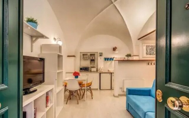 Coronari stylish apartment
