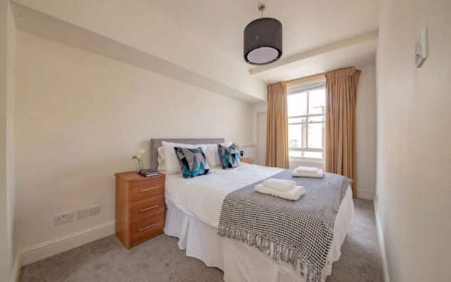 Immaculate 2 Bedroom Apartment in Central London