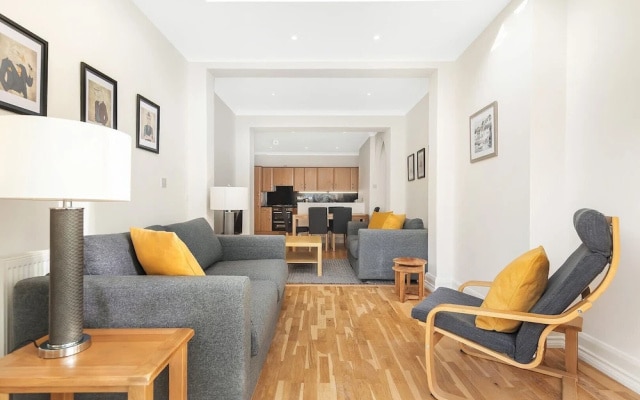 Modern Garden Flat in Hampstead