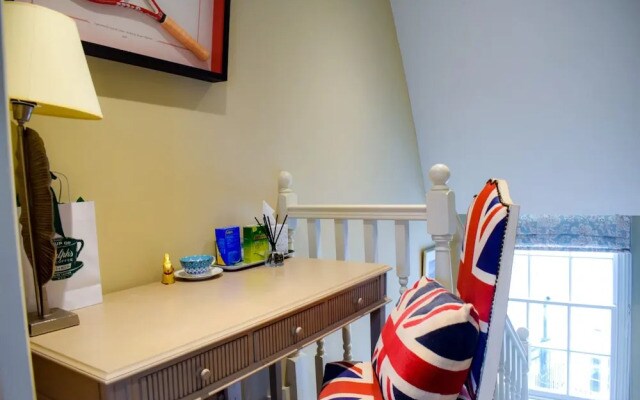 Chelsea 3 Bedroom House With Patio