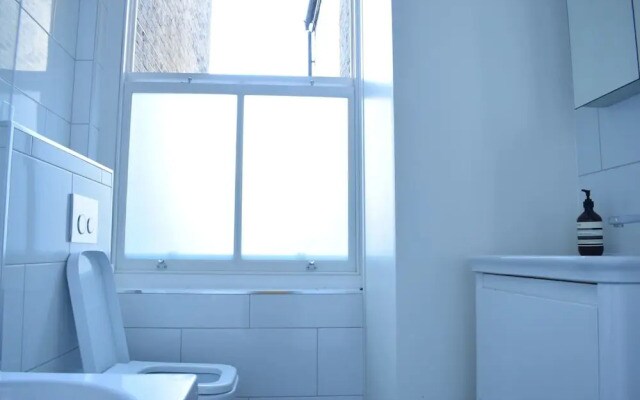 Spacious 1 Bedroom Apartment in Clapham