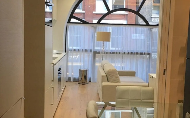 Trafalgar Luxury Suites