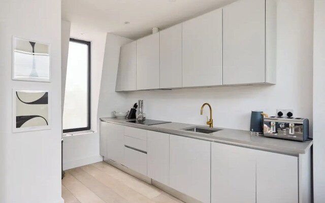The Skylight One-Bed at Elspeth Road
