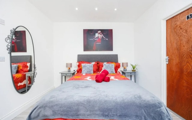 3 Bed 3 Bathroom Flat in Kensington A