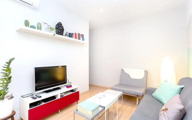 Apartment with 2 Bedrooms in Madrid, with Wifi