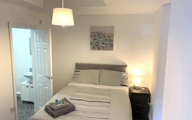 Grand Central Budget Modern Apartments
