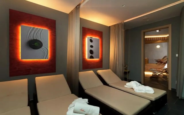 Grand Apartments