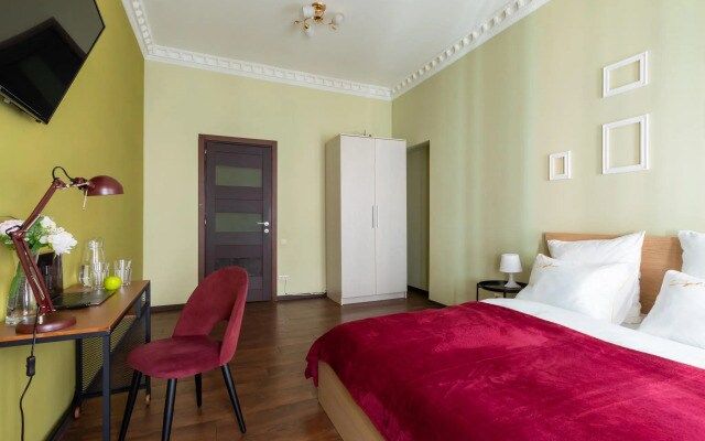 Open Home On Nevsky Prospekt 81