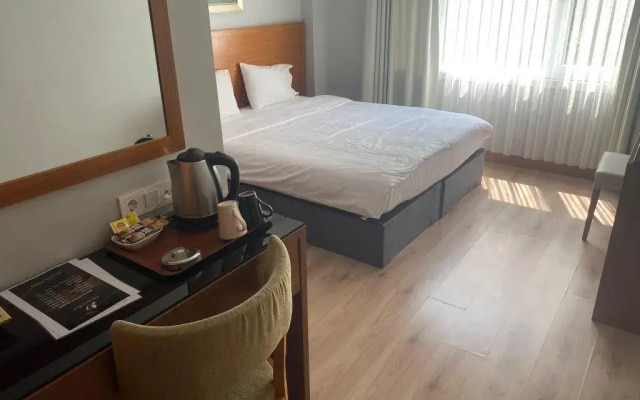 Dragos Island Hotel