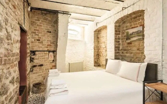 Historic House near Popular Landmarks in Balat