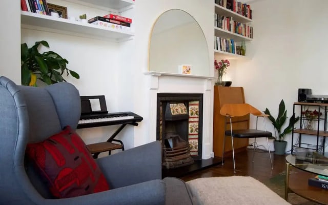 Artistic Modern 1 Bedroom Flat in Clapton