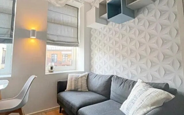 Comfortable 1 BD Old Town Apartment by Hostlovers