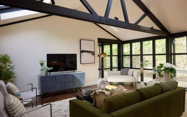 The Hammersmith Nest Lovely 3bdr Flat With Parking Patio
