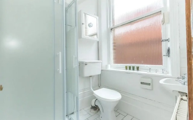 Spacious 1BR Period Apartment Hampstead